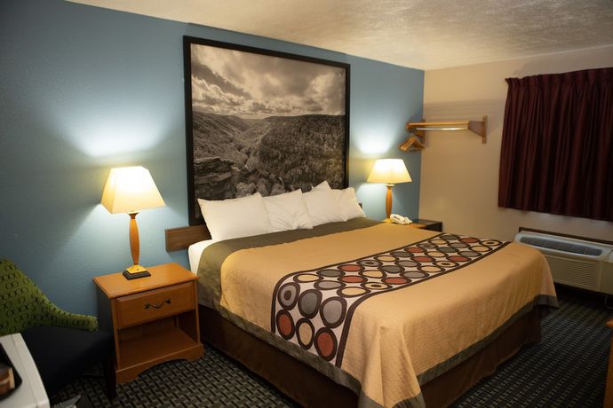 Imagen de la habitación del Hotel Super 8 By Wyndham Fairmont, Bentons Ferry. Foto 2