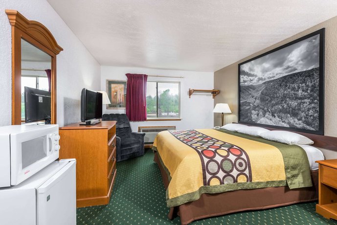 Imagen de la habitación del Hotel Super 8 By Wyndham Fairmont, Bentons Ferry. Foto 3