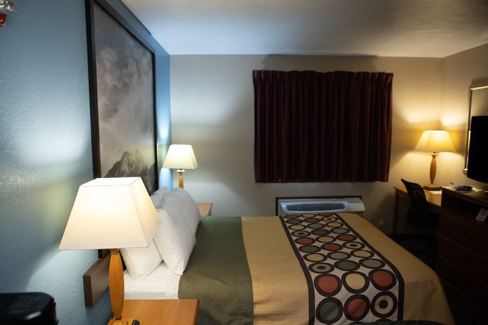 Imagen de la habitación del Hotel Super 8 By Wyndham Fairmont, Bentons Ferry. Foto 5