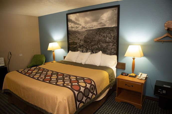 Imagen de la habitación del Hotel Super 8 By Wyndham Fairmont, Bentons Ferry. Foto 9