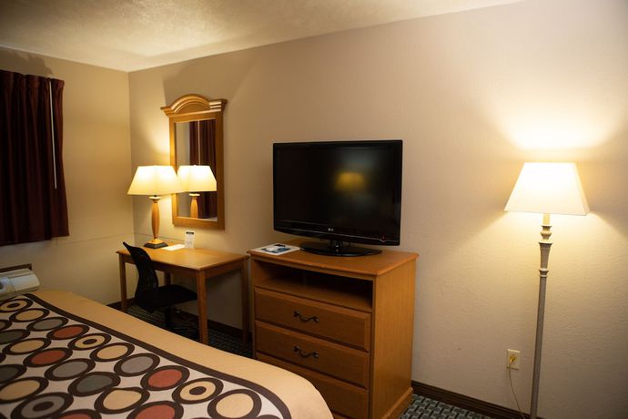 Imagen de la habitación del Hotel Super 8 By Wyndham Fairmont, Bentons Ferry. Foto 14