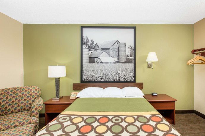 Imagen de la habitación del Hotel Super 8 By Wyndham Fairmont, Fairmont. Foto 5