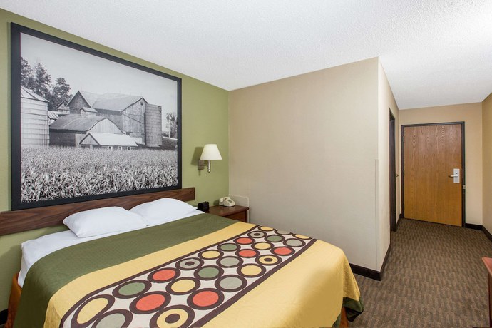 Imagen de la habitación del Hotel Super 8 By Wyndham Fairmont, Fairmont. Foto 6