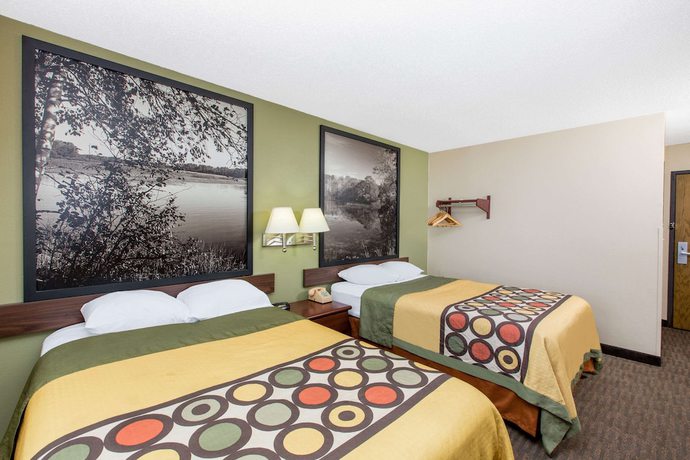Imagen de la habitación del Hotel Super 8 By Wyndham Fairmont, Fairmont. Foto 10
