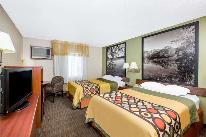 Imagen de la habitación del Hotel Super 8 By Wyndham Fairmont, Fairmont. Foto 11
