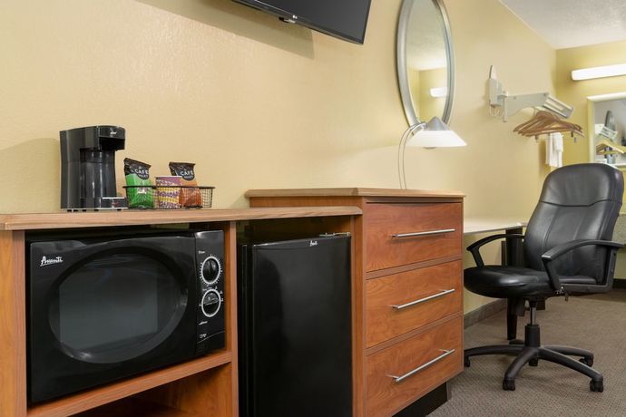 Imagen de la habitación del Hotel Super 8 By Wyndham Findlay. Foto 7