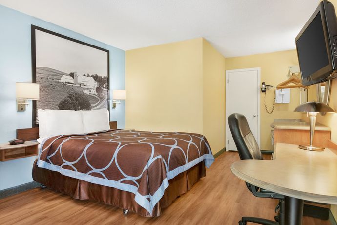 Imagen de la habitación del Hotel Super 8 By Wyndham Findlay. Foto 9