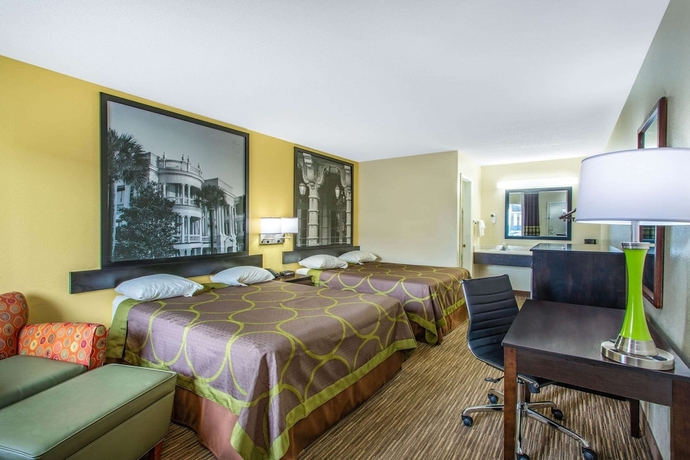 Imagen de la habitación del Hotel Super 8 By Wyndham Florence. Foto 6