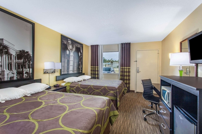 Imagen de la habitación del Hotel Super 8 By Wyndham Florence. Foto 8