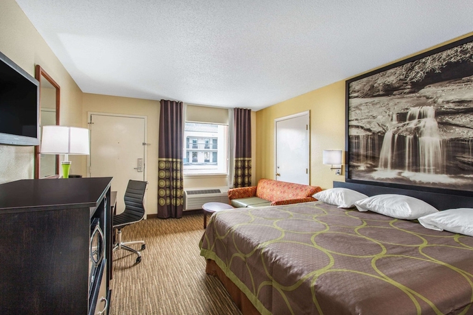 Imagen de la habitación del Hotel Super 8 By Wyndham Florence. Foto 12