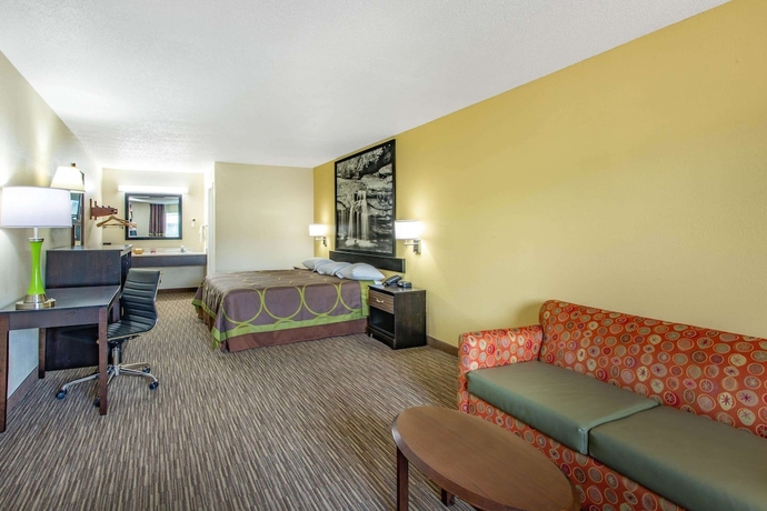 Imagen de la habitación del Hotel Super 8 By Wyndham Florence, North Gate. Foto 16