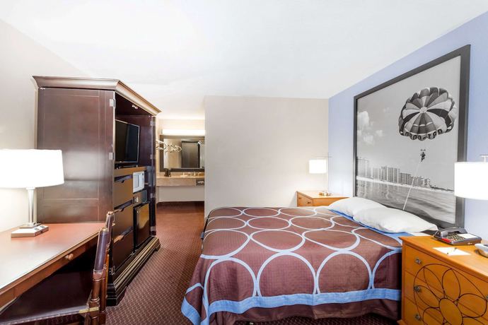Imagen de la habitación del Hotel Super 8 By Wyndham Foley. Foto 4