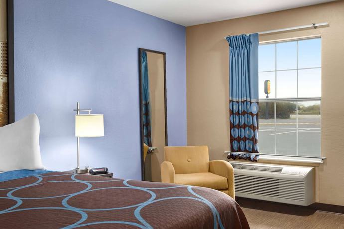 Imagen de la habitación del Hotel Super 8 By Wyndham Foley. Foto 14