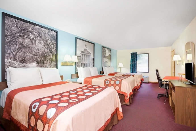Imagen de la habitación del Hotel Super 8 By Wyndham Forest Park. Foto 10