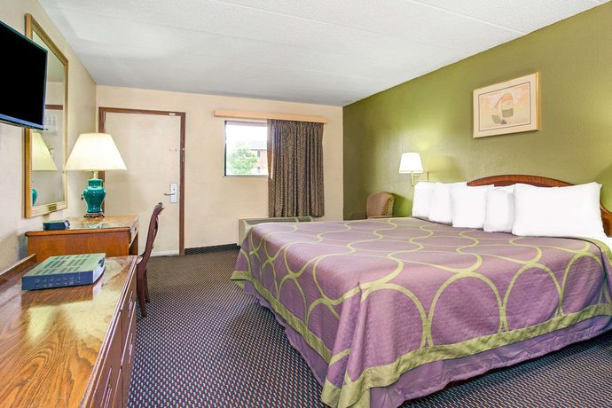Imagen de la habitación del Hotel Super 8 By Wyndham Fort Mitchell Cincinnati Area. Foto 5