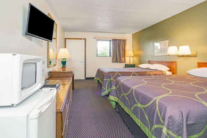 Imagen de la habitación del Hotel Super 8 By Wyndham Fort Mitchell Cincinnati Area. Foto 6