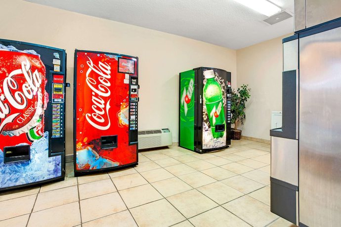 Imagen de los interiores del Hotel Super 8 By Wyndham Fort Mitchell Cincinnati Area. Foto 11