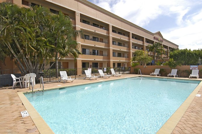 Imagen de la piscina del Hotel Super 8 By Wyndham Fort Myers. Foto 12