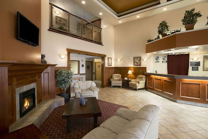 Imagen de los interiores del Hotel Super 8 By Wyndham Fort Nelson Bc. Foto 19