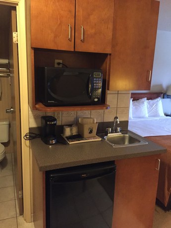 Imagen de la habitación del Hotel Super 8 By Wyndham Fort Nelson Bc. Foto 10