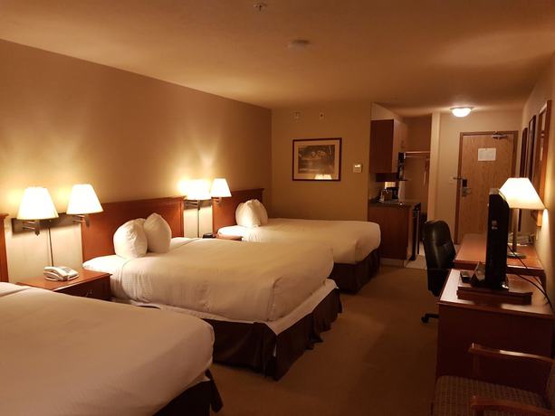 Imagen de la habitación del Hotel Super 8 By Wyndham Fort Nelson Bc. Foto 11