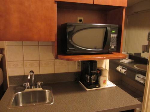 Imagen de la habitación del Hotel Super 8 By Wyndham Fort St. John Bc. Foto 5