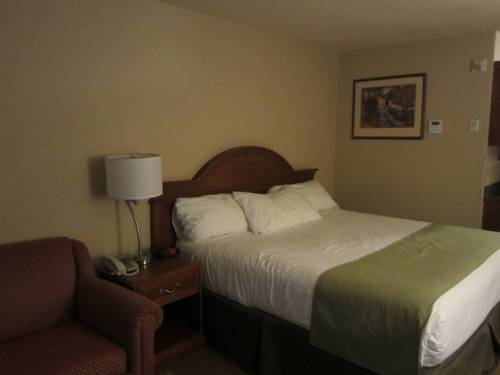 Imagen de la habitación del Hotel Super 8 By Wyndham Fort St. John Bc. Foto 9