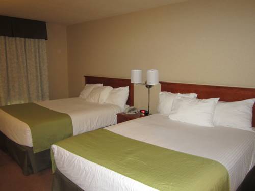 Imagen de la habitación del Hotel Super 8 By Wyndham Fort St. John Bc. Foto 11