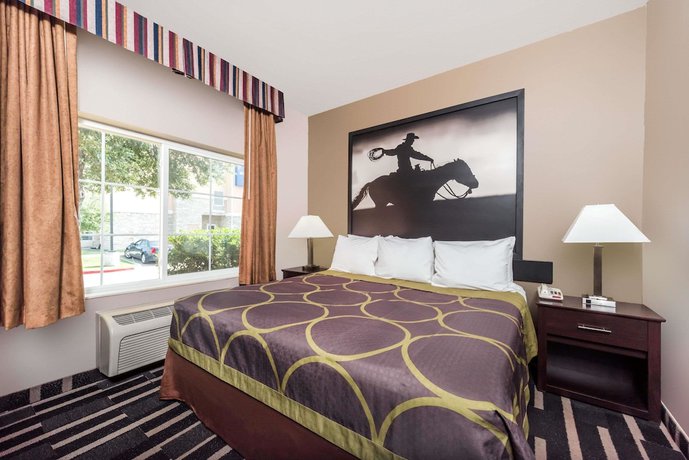 Imagen de la habitación del Hotel Super 8 By Wyndham Fort Worth North. Foto 3