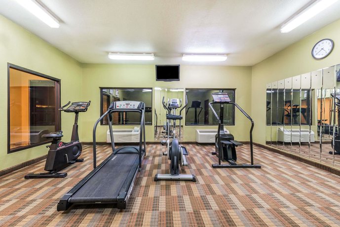 Imagen de los interiores del Hotel Super 8 By Wyndham Fort Worth North. Foto 10