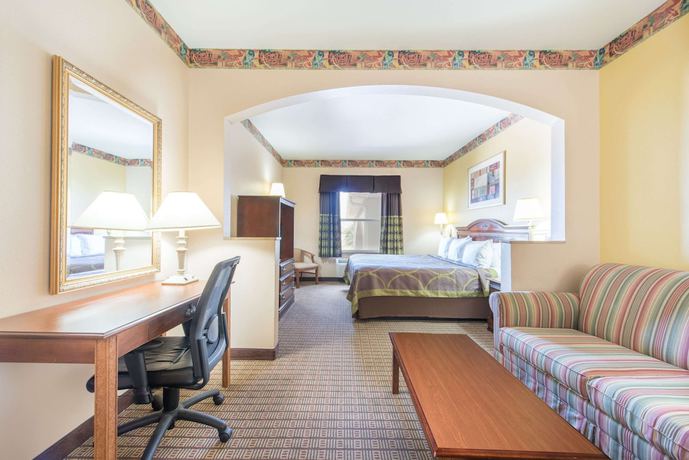 Imagen de la habitación del Hotel Super 8 By Wyndham Fort Worth Stockyards. Foto 2