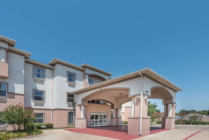 Imagen general del Hotel Super 8 By Wyndham Fort Worth Stockyards. Foto 1