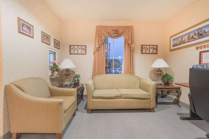 Imagen de los interiores del Hotel Super 8 By Wyndham Fort Worth Stockyards. Foto 14