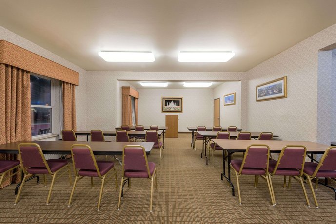 Imagen de los interiores del Hotel Super 8 By Wyndham Fort Worth Stockyards. Foto 16