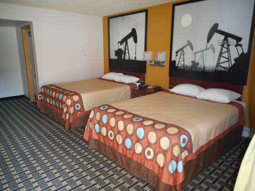 Imagen de la habitación del Hotel Super 8 By Wyndham Fox Creek. Foto 7
