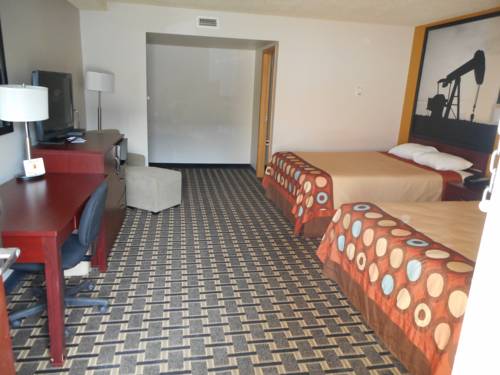Imagen de la habitación del Hotel Super 8 By Wyndham Fox Creek. Foto 8