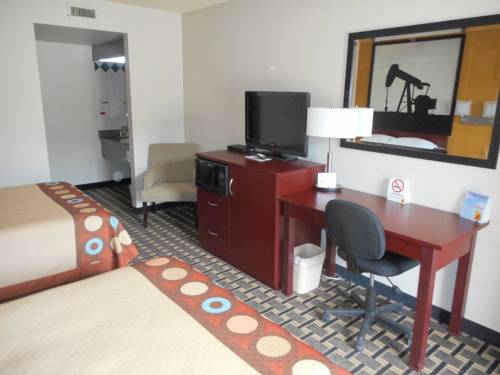 Imagen de la habitación del Hotel Super 8 By Wyndham Fox Creek. Foto 9