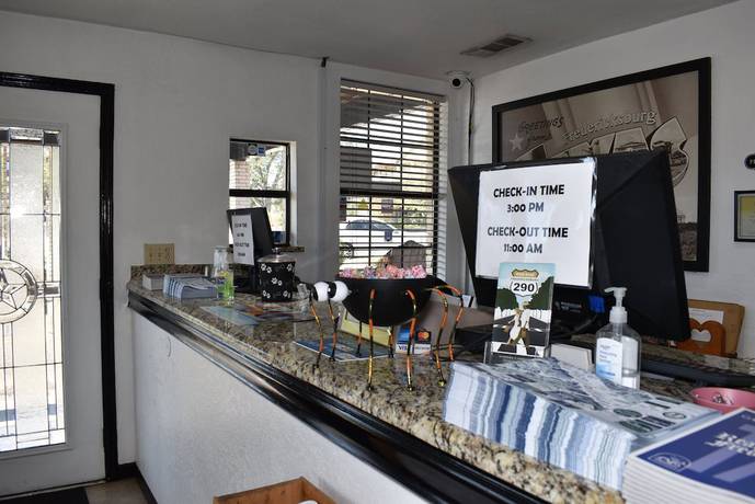 Imagen de los interiores del Hotel Super 8 By Wyndham Fredericksburg. Foto 9