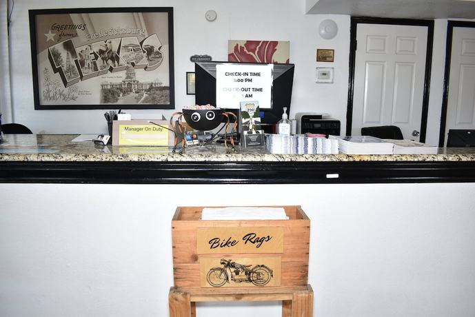 Imagen de los interiores del Hotel Super 8 By Wyndham Fredericksburg. Foto 11