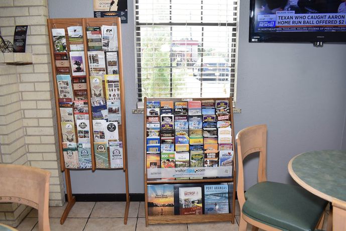 Imagen de los interiores del Hotel Super 8 By Wyndham Fredericksburg. Foto 16