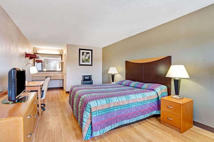Imagen de la habitación del Hotel Super 8 By Wyndham Fredericksburg, Fredericksburg. Foto 10
