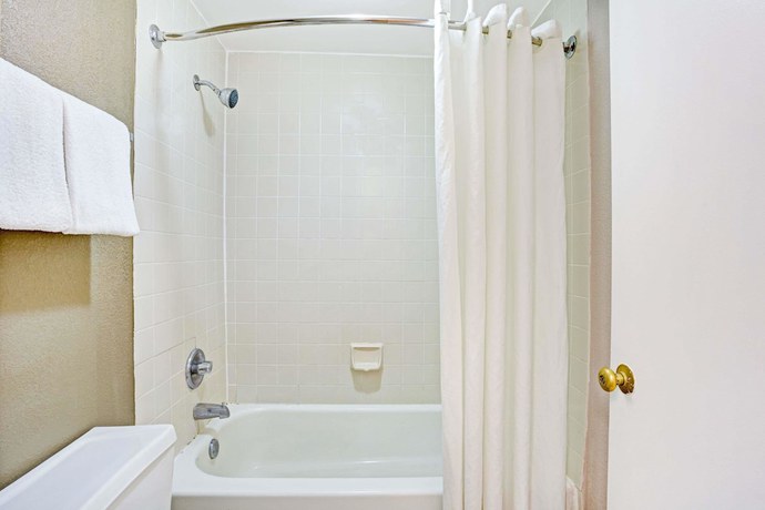 Imagen de la habitación del Hotel Super 8 By Wyndham Fredericksburg, Fredericksburg. Foto 12