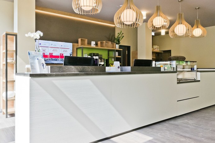 Imagen de los interiores del Hotel Super 8 By Wyndham Freiburg. Foto 18