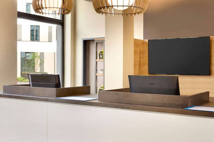 Imagen de los interiores del Hotel Super 8 By Wyndham Freiburg. Foto 19