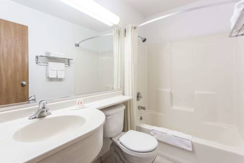 Imagen de la habitación del Hotel Super 8 By Wyndham Ft. Morgan. Foto 2