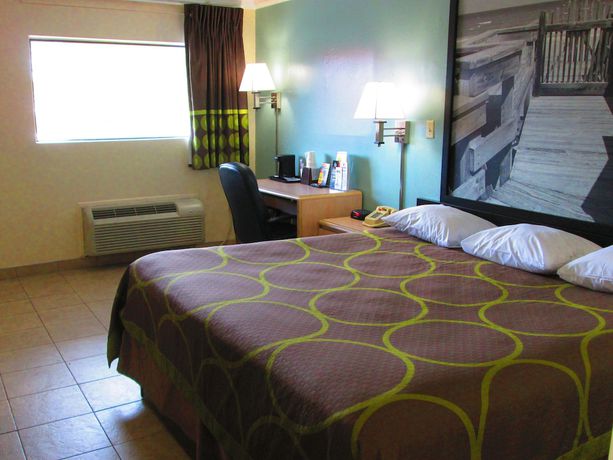 Imagen de la habitación del Hotel Super 8 By Wyndham Ft Walton Beach. Foto 4