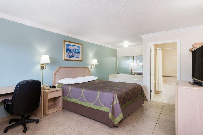Imagen de la habitación del Hotel Super 8 By Wyndham Ft Walton Beach. Foto 8