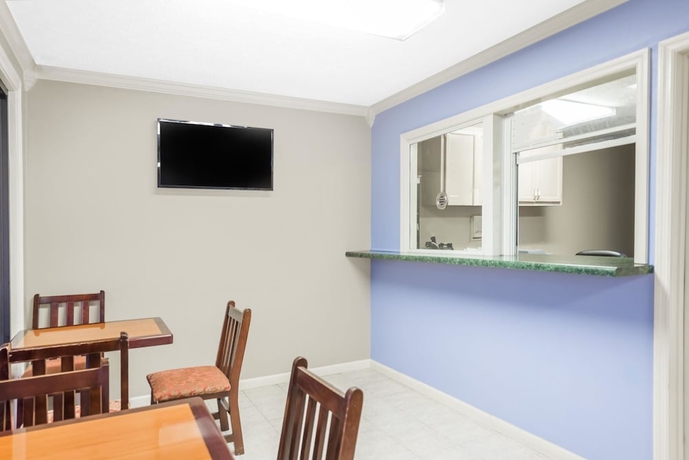 Imagen de los interiores del Hotel Super 8 By Wyndham Gadsden Al. Foto 15
