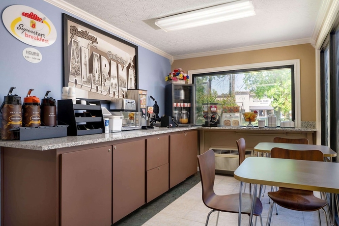 Imagen del bar/restaurante del Hotel Super 8 By Wyndham Gadsden Al. Foto 4