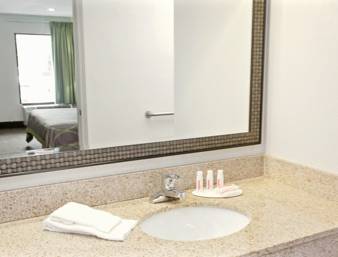 Imagen de la habitación del Hotel Super 8 By Wyndham Gainesville. Foto 16